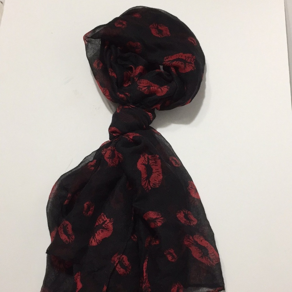 🛎Red lips scarf love & kisses (y)